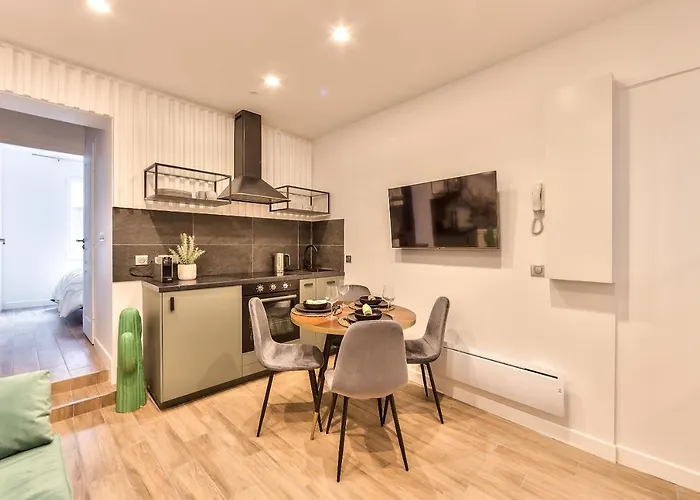 Apartament Superb And Cosy 2br In The Heart Of ! 3p Paryż